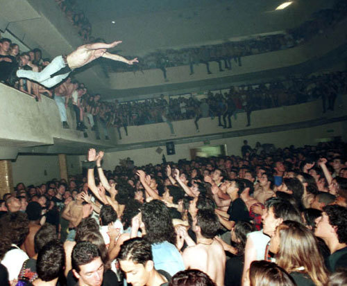 Stage diving